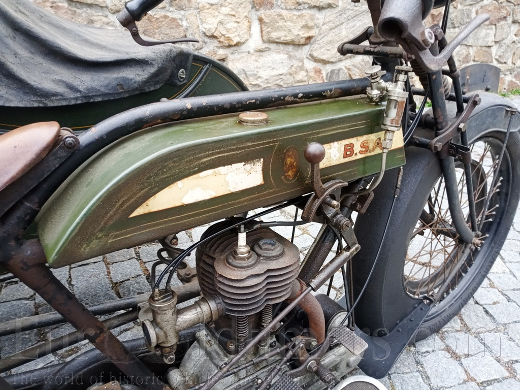 BSA Model H 557 se sidecarem