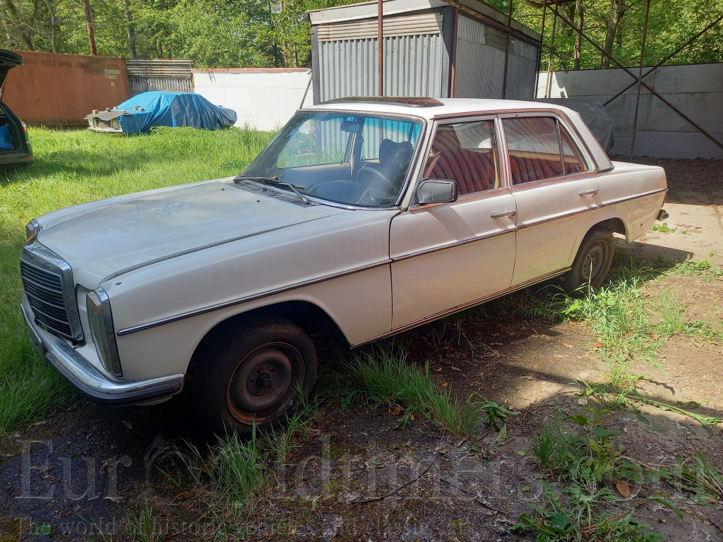 Mercedes W115 200D/8