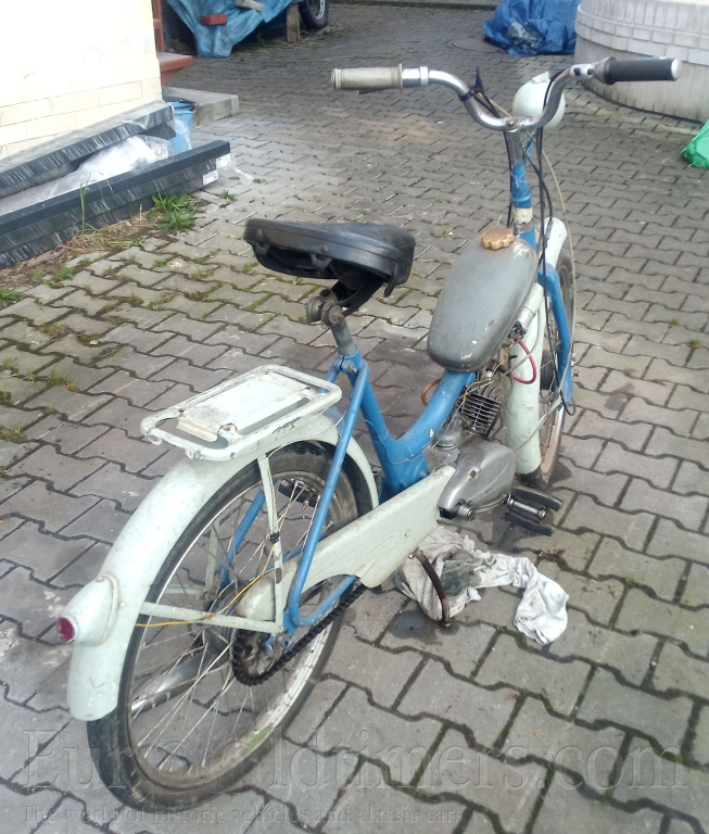 Moped Stadion 11