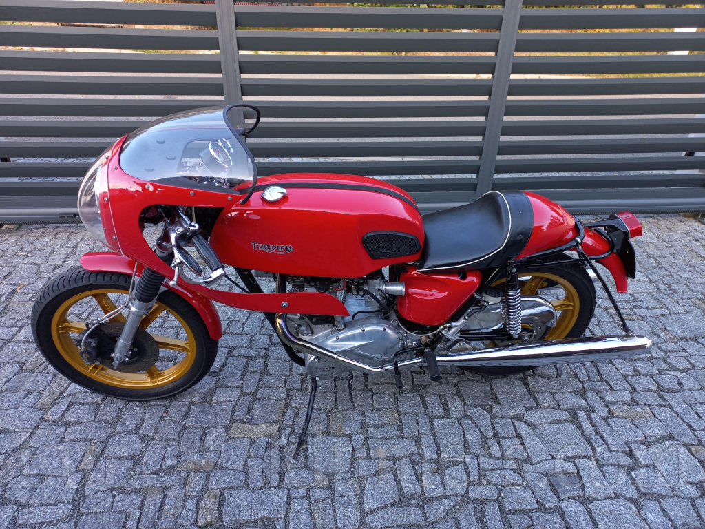 Triumph Bonneville T120R - Race Speciál 