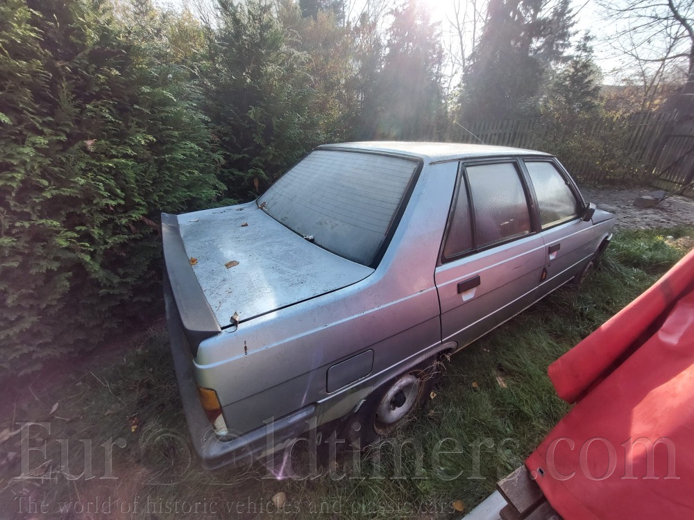 Renault 9TL Tuzex