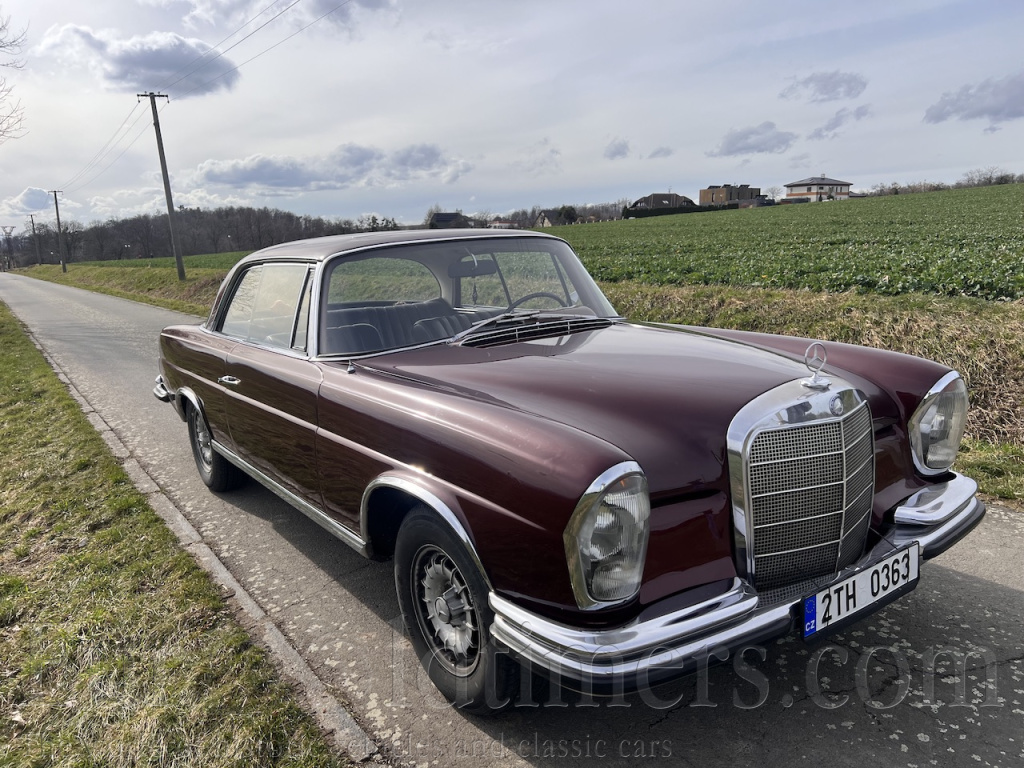 Mercedes Benz W111 250 SE kupé 1965, výb