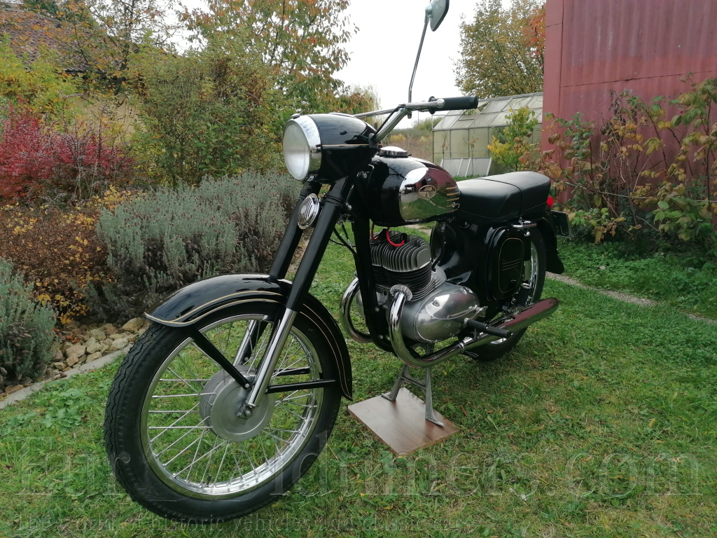 Jawa 350 sport