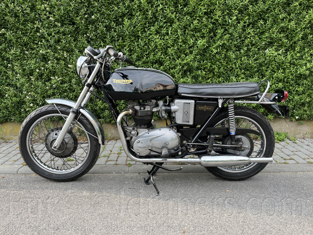 Triumph T120R Bonneville