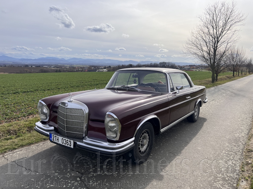 Mercedes Benz W111 250 SE kupé 1965, výb