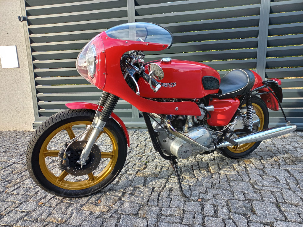 Triumph Bonneville T120R - Race Speciál 