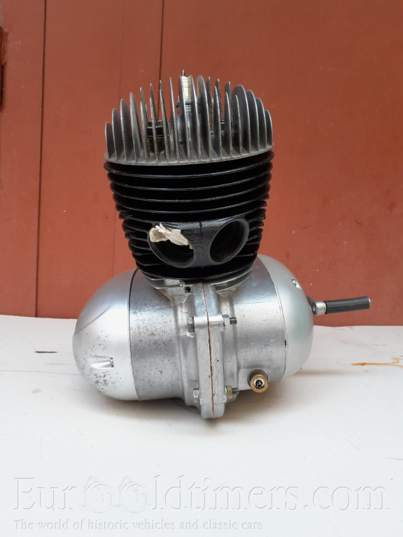 Motor Jawa 559