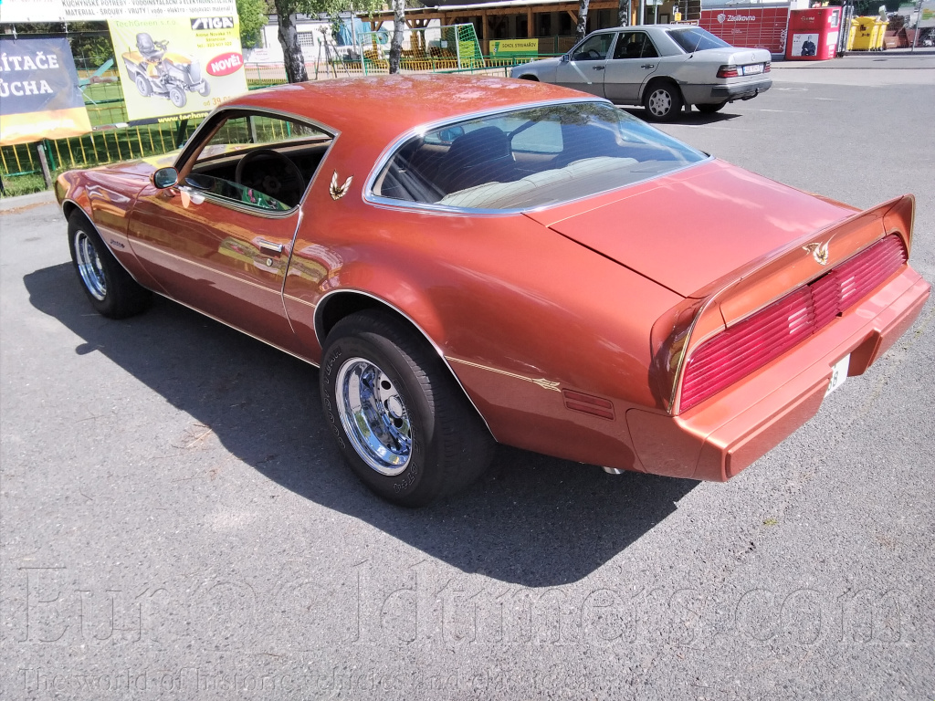 Pontiac Firebird 