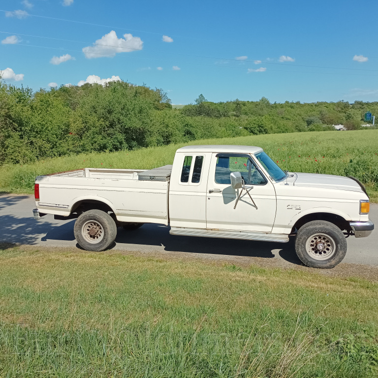 Ford F 250 king cab 4 x 4 big block 1990