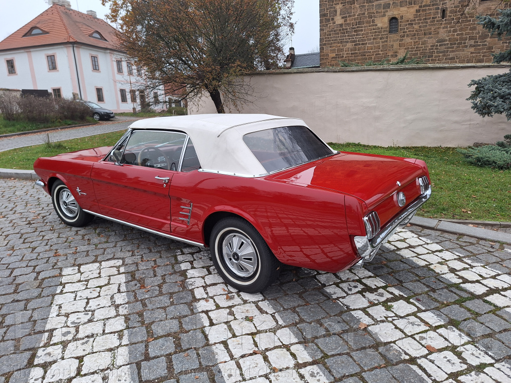 Ford Mustang convertible 1966