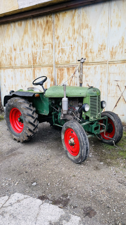 Traktor Škoda 30 vhodný na renováciu