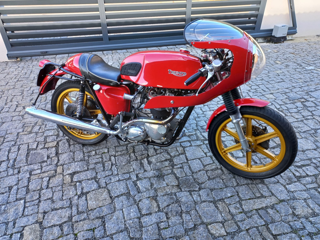 Triumph Bonneville T120R - Race Speciál 