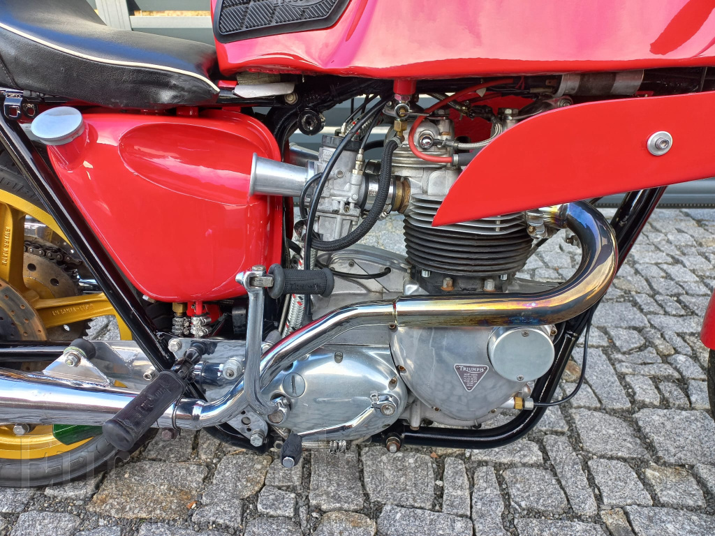 Triumph Bonneville T120R - Race Speciál 