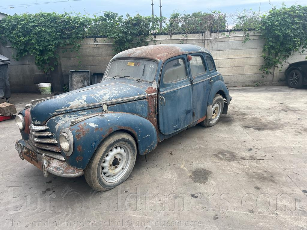 Veteran Skoda Tudor 1102 4 dverova 1952