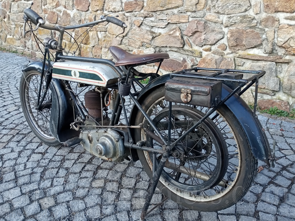 Triumph Model SD 550