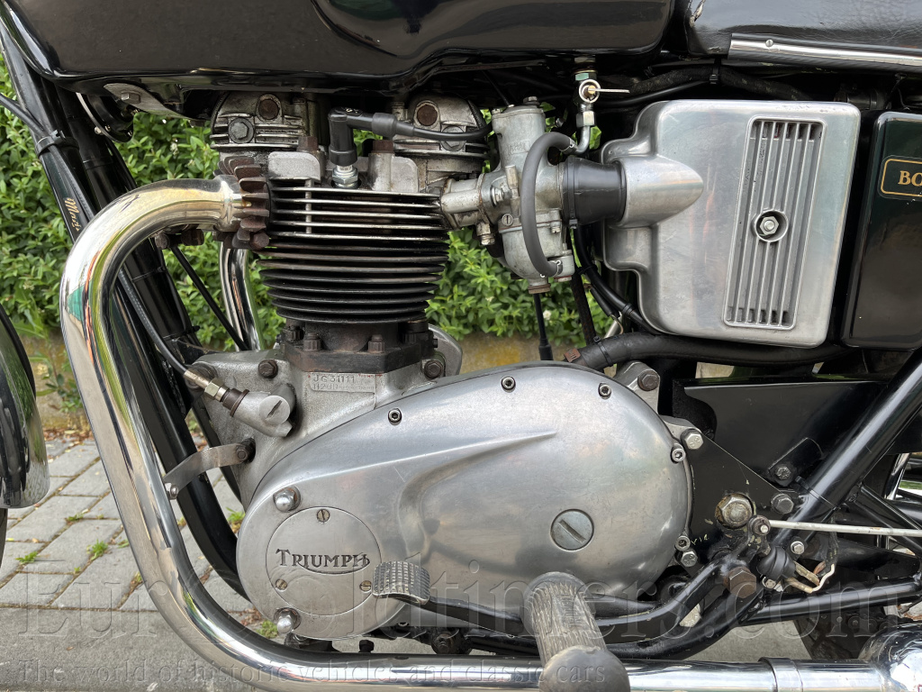 Triumph T120R Bonneville