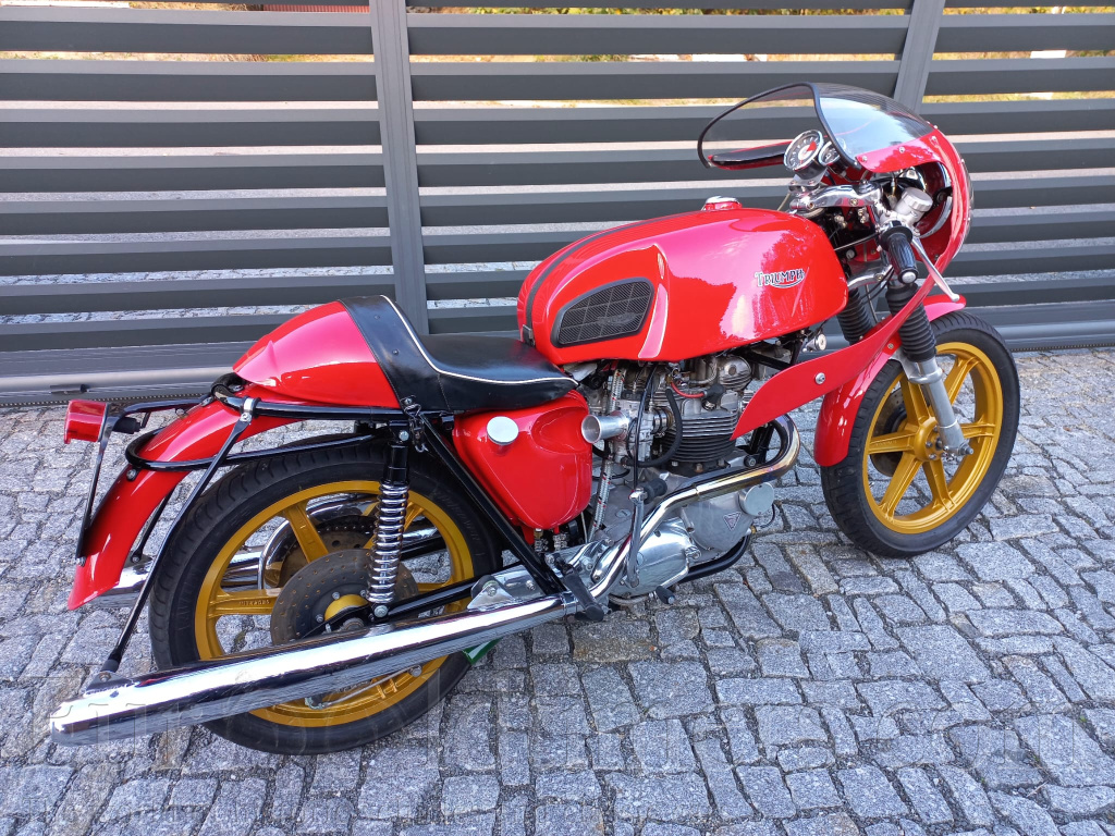 Triumph Bonneville T120R - Race Speciál 