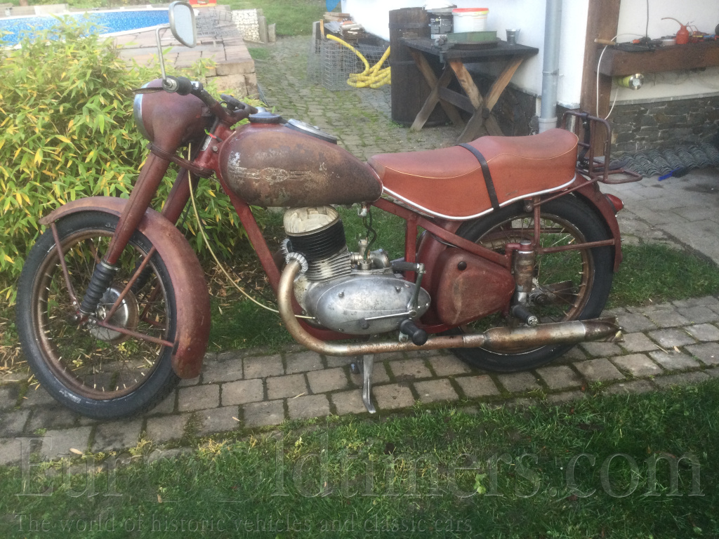 Jawa 250 pérák rok 1951 vývoz do Anglie