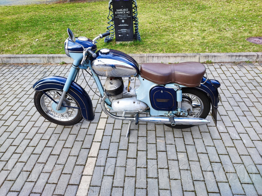 Jawa 350/354 kývačka v originálním stavu