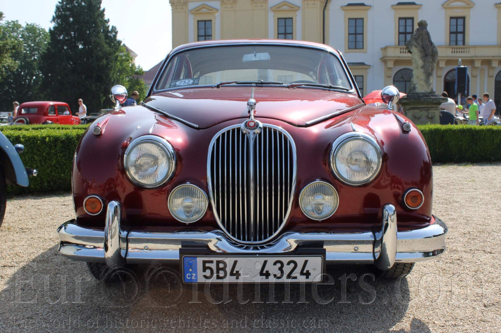 Jaguar Mark II.  2,5L sestiválec OHC