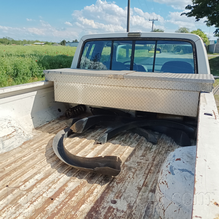 Ford F 250 king cab 4 x 4 big block 1990