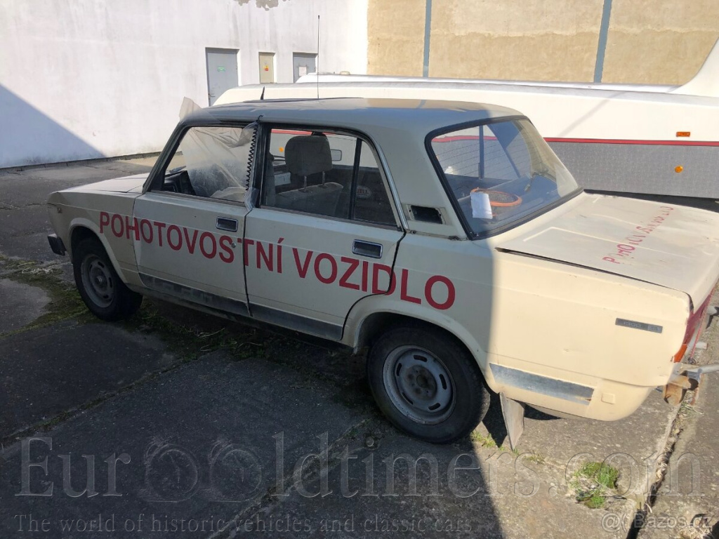 LADA 2105 - žigulík