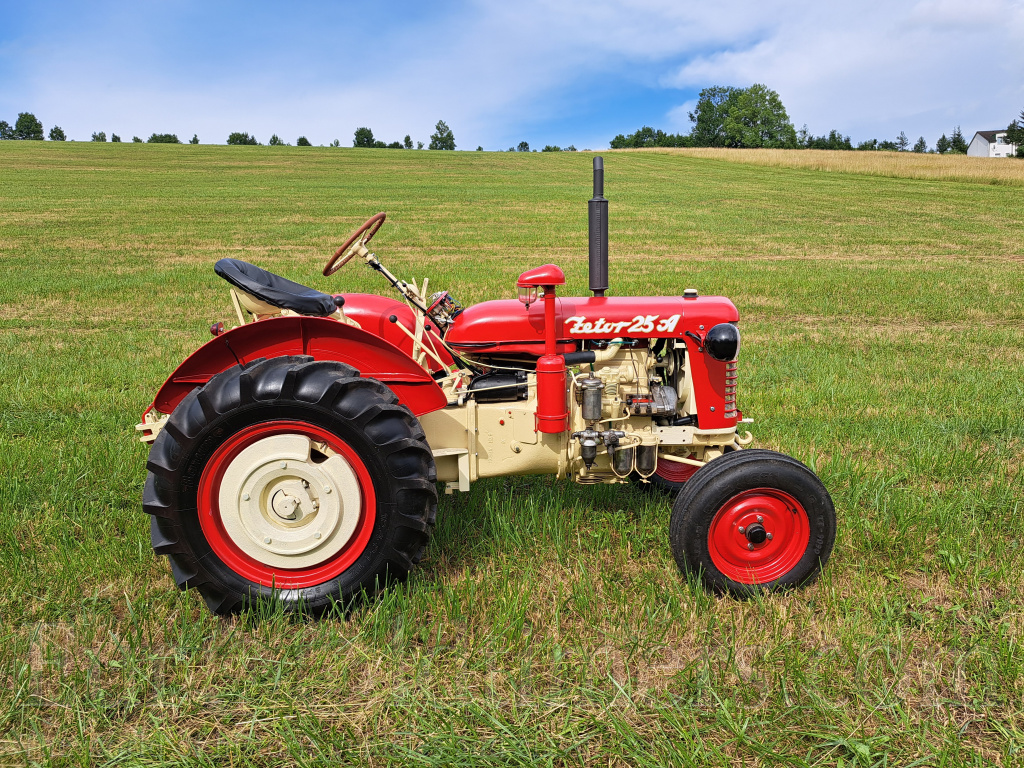 Zetor 25A