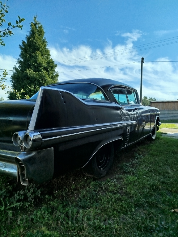 Cadillac 1957 (62 series Deville) sedan