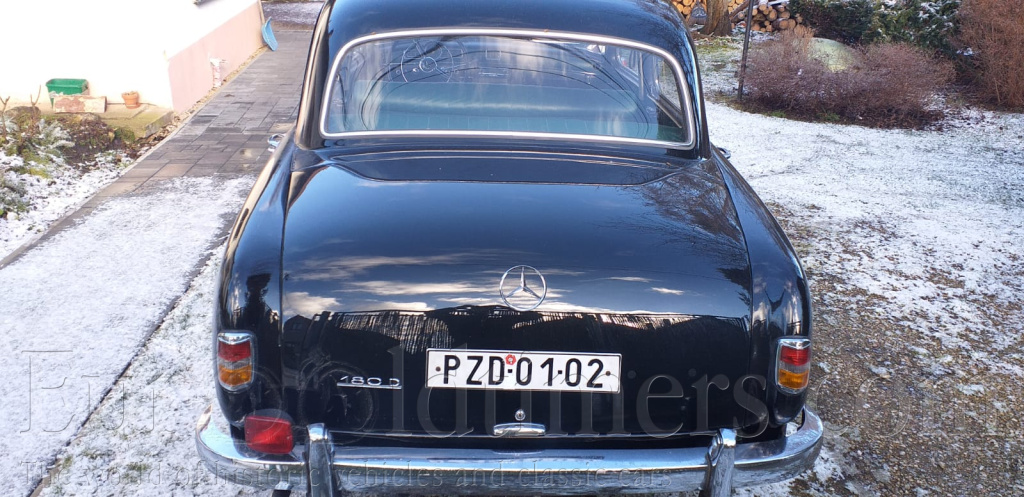 Mercedes Benz 180D