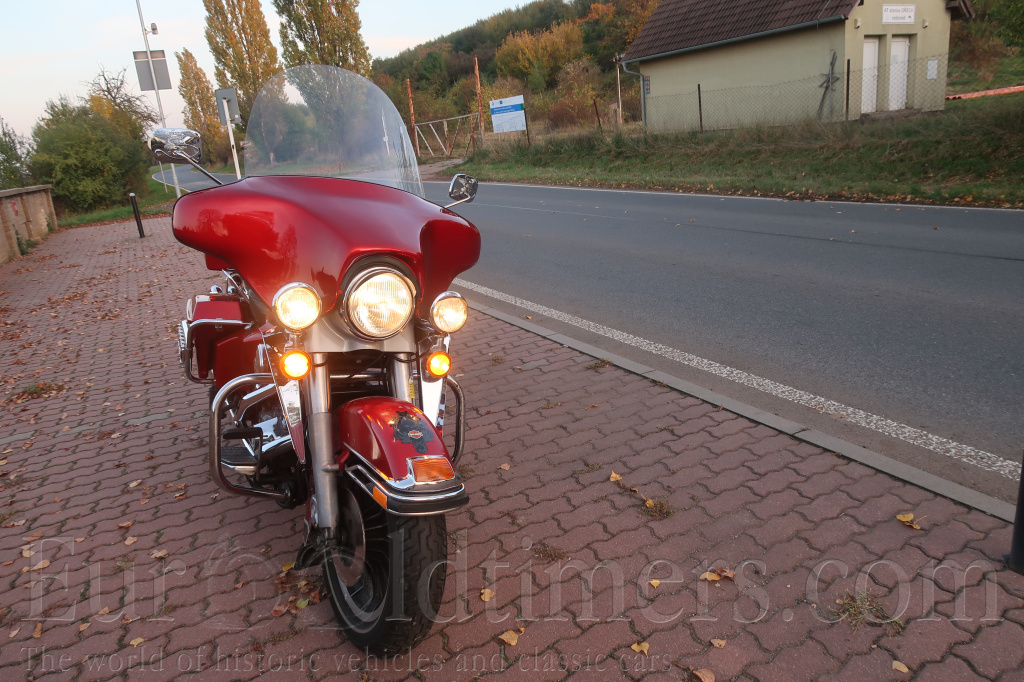 Harley-Davidson Electra Glide FLHT