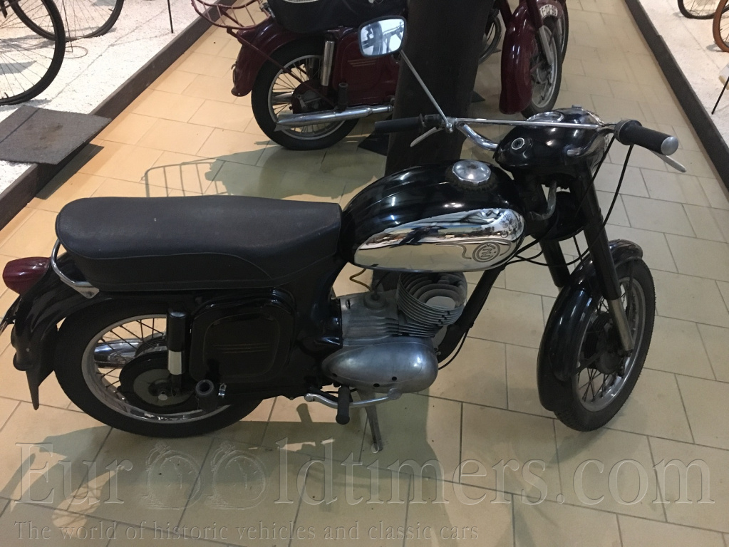 ČZ 125/453 r. 1961 s TP