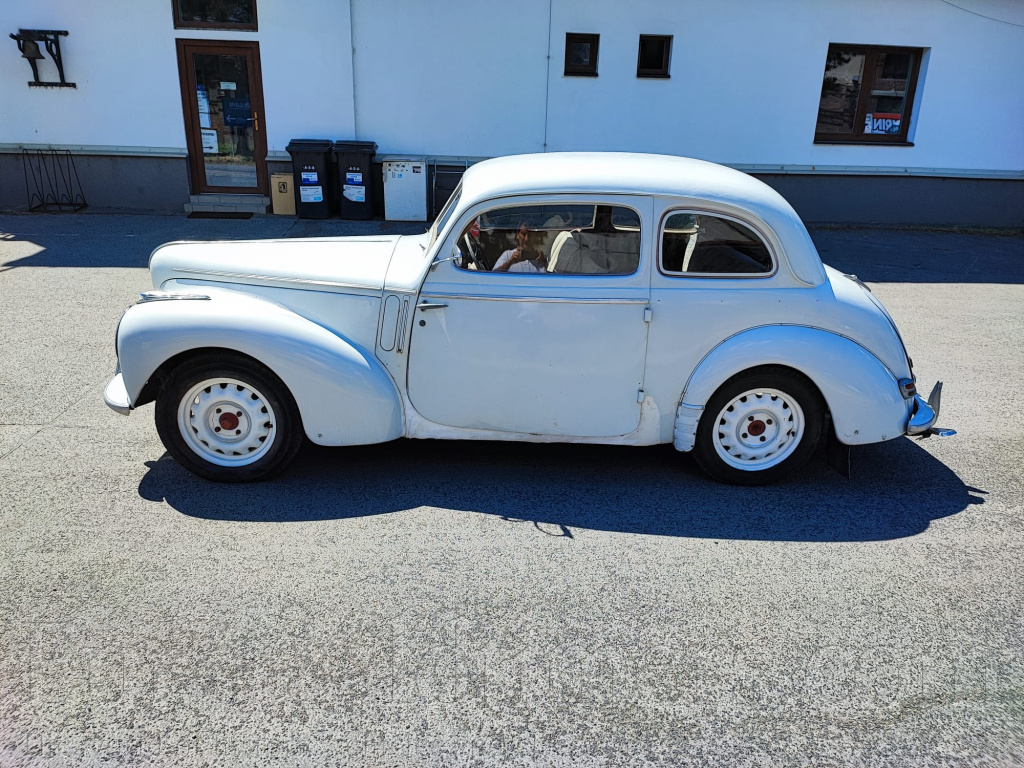 Škoda 1102 tudor, r.v. 1950, platný Tp