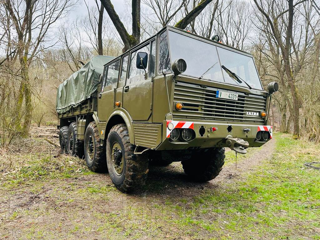 Tatra 813 8x8 KOLOS