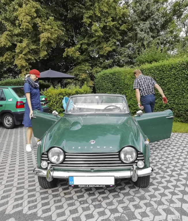 Triumph TR4A IRS