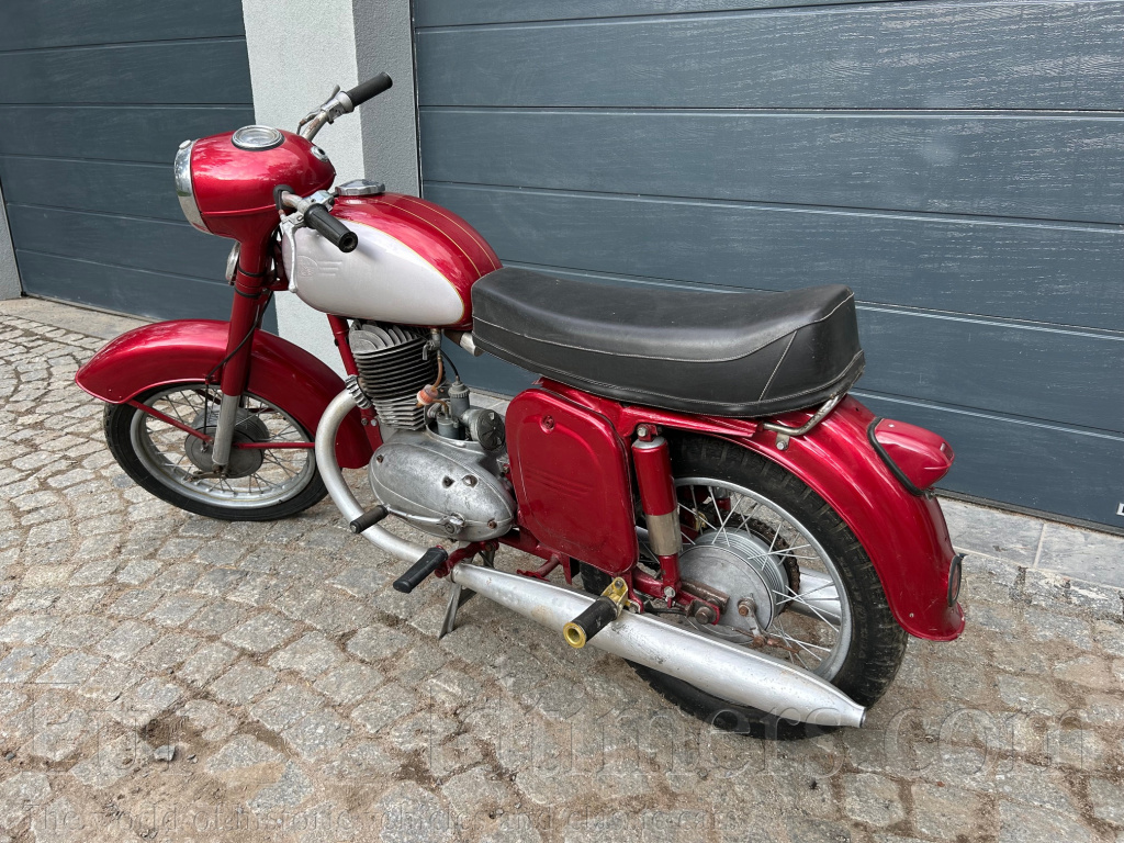 Motocykl Jawa 250