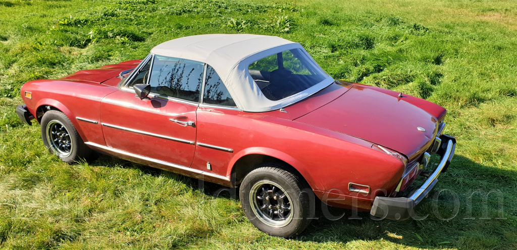 Fiat 124 Spider