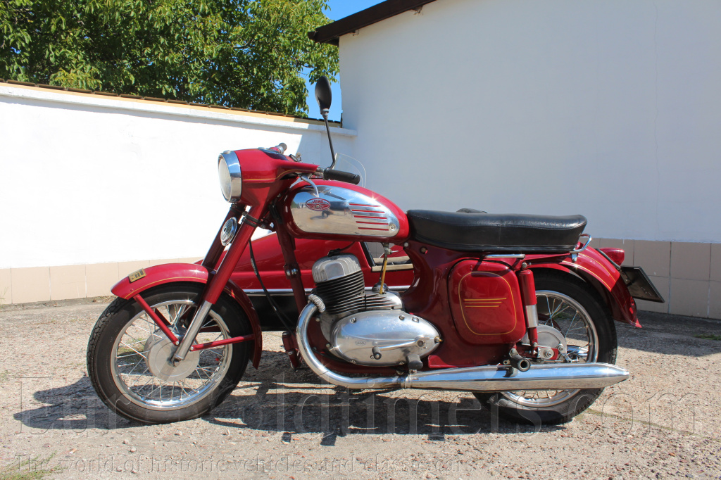 Jawa 350 with Side  -Perfect Condition! 