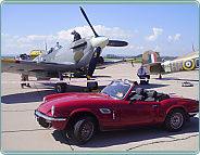 Triumph Spitfire Mk IV s legendárním Supermarine Spitfire