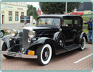 (1933) Cadillac 355 C