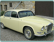 (1966) Jaguar 420 